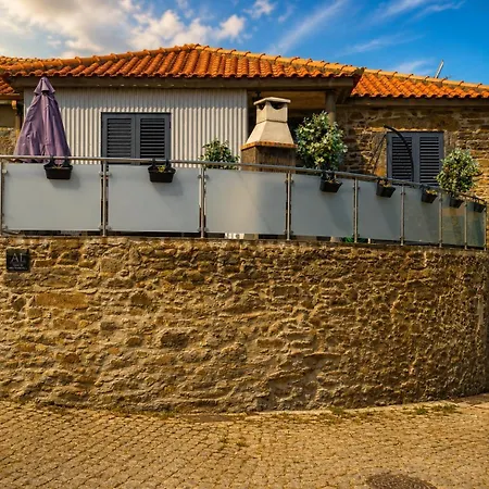 Casinhas De Sao Francisco - Mesao Frio * Vila Marim